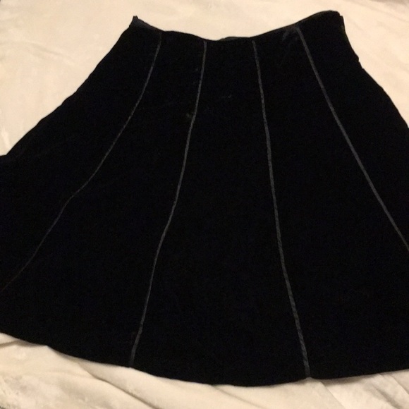 Style & Co. Dresses & Skirts - EUC Style & Co Velvet & Satin Skirt